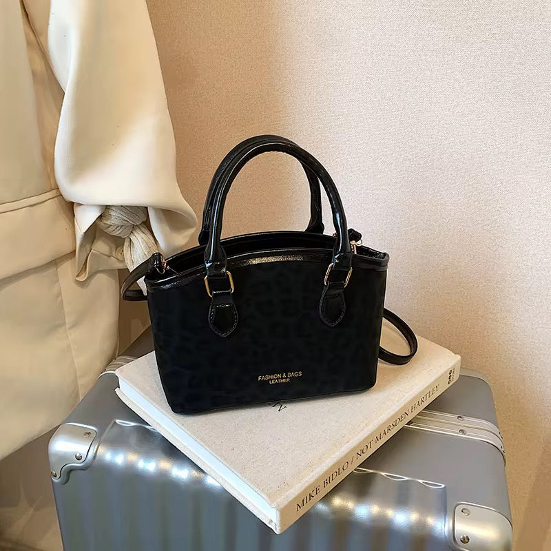 Chic kitty satchel