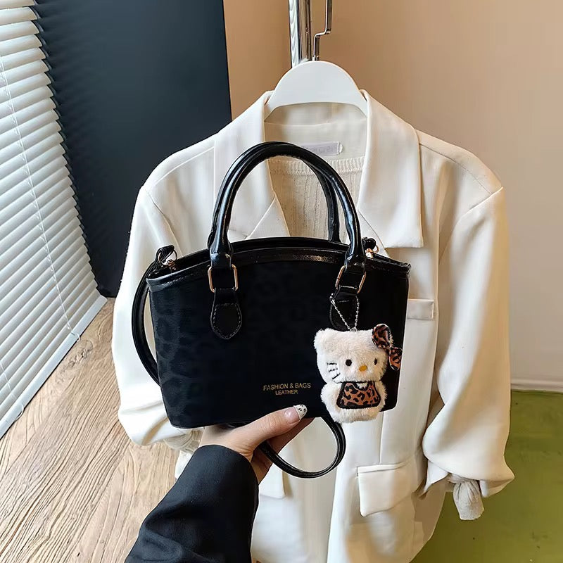 Chic kitty satchel