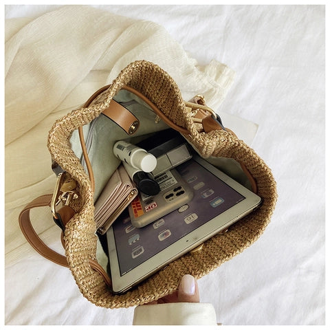 Woven Straw Shoulder Bag – Resort-Ready Beach Tote in Beige, Brown & White