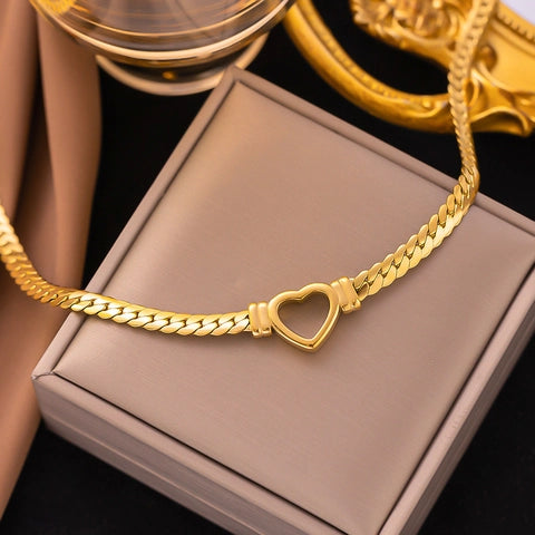 Heart Herringbone Chain Necklace – Bold Gold Statement Jewelry