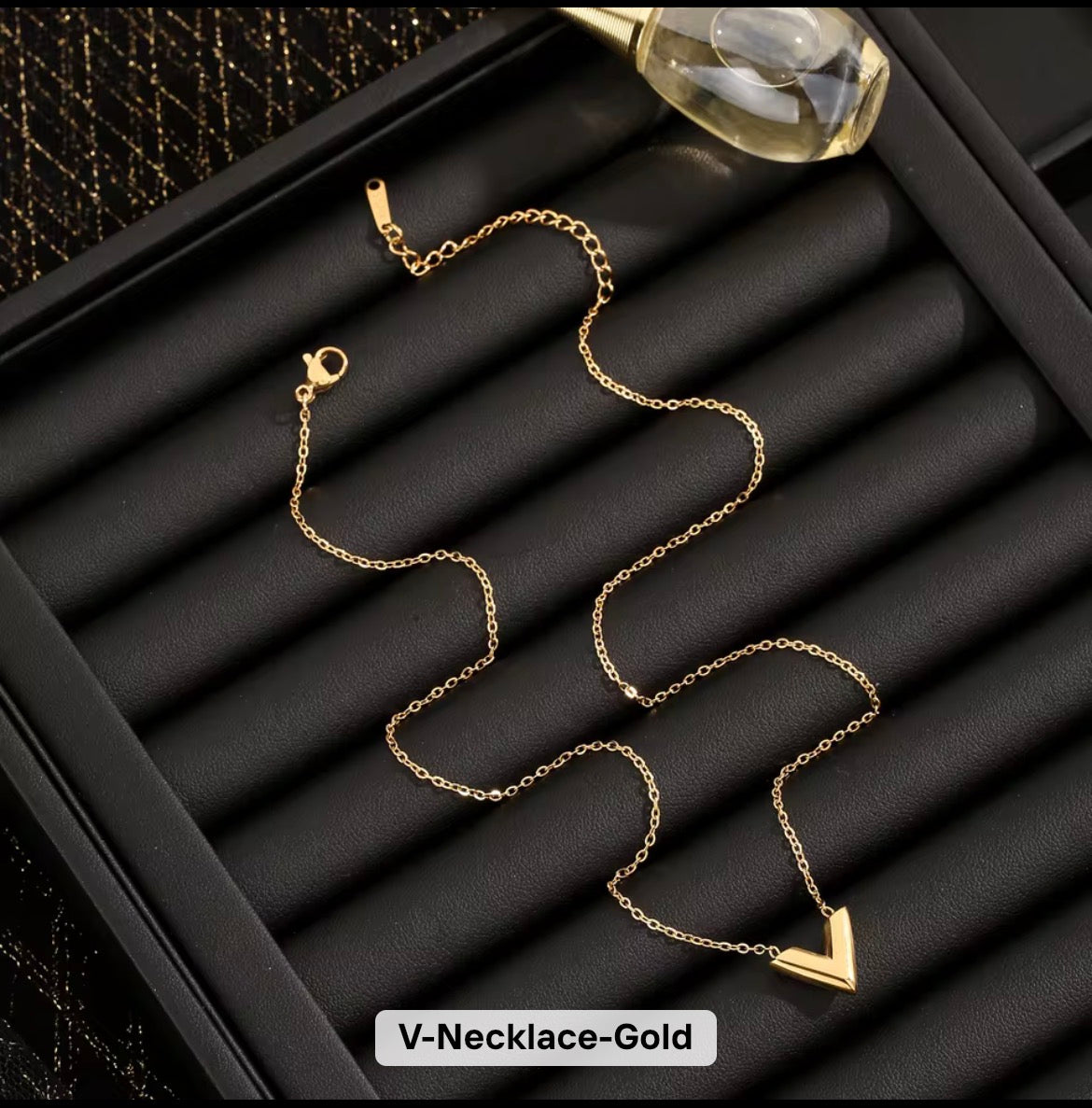 Gold V-Charm Jewelry Set