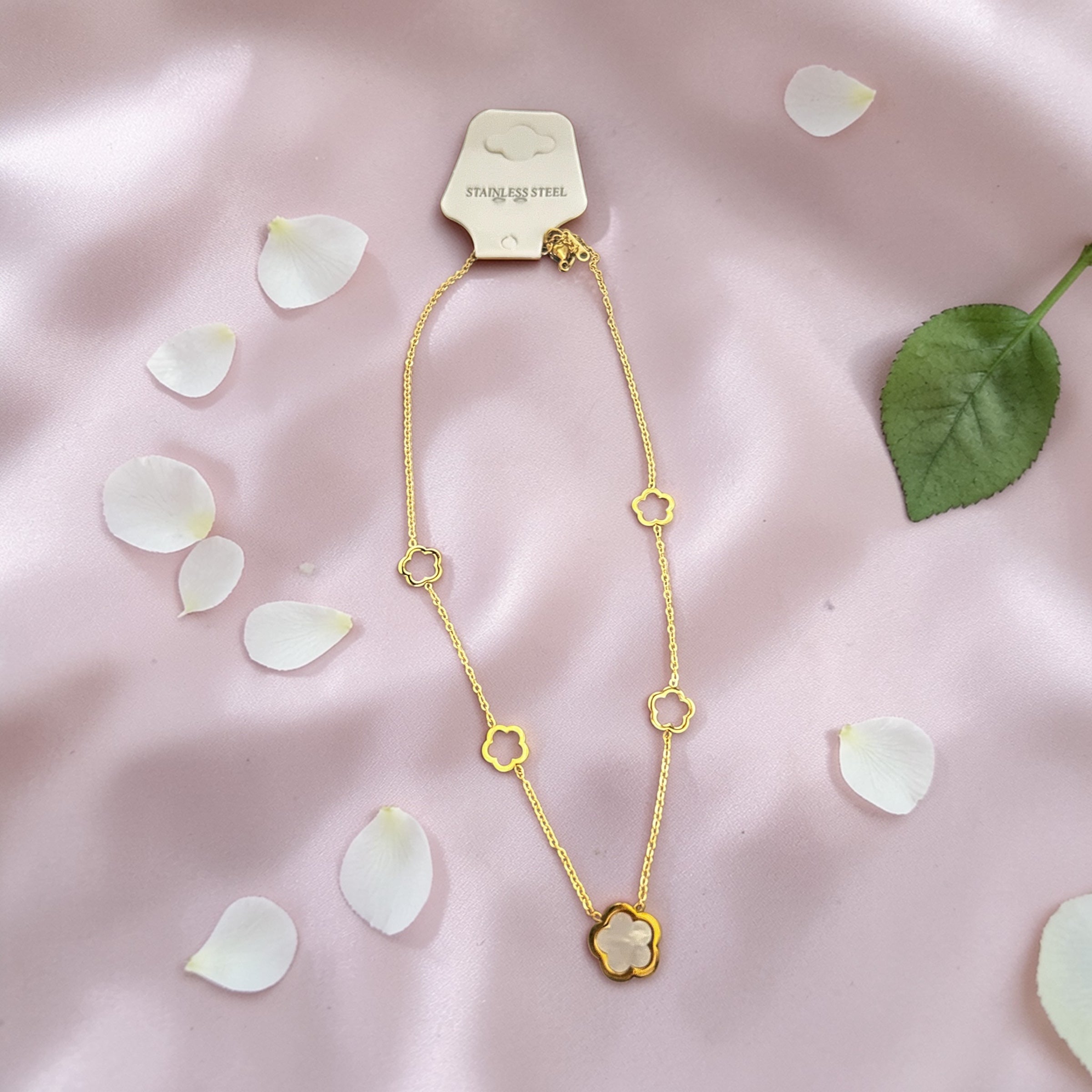 White clover necklace